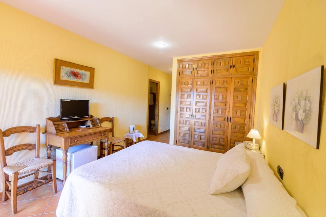 Hotel Rural Sierra Tejeda Alcaucin Bagian luar foto